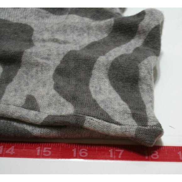 Equipment Cashmere Sweater Womens XS Heather Gray Zebra Animal Print Luxury - Picture 5 of 7